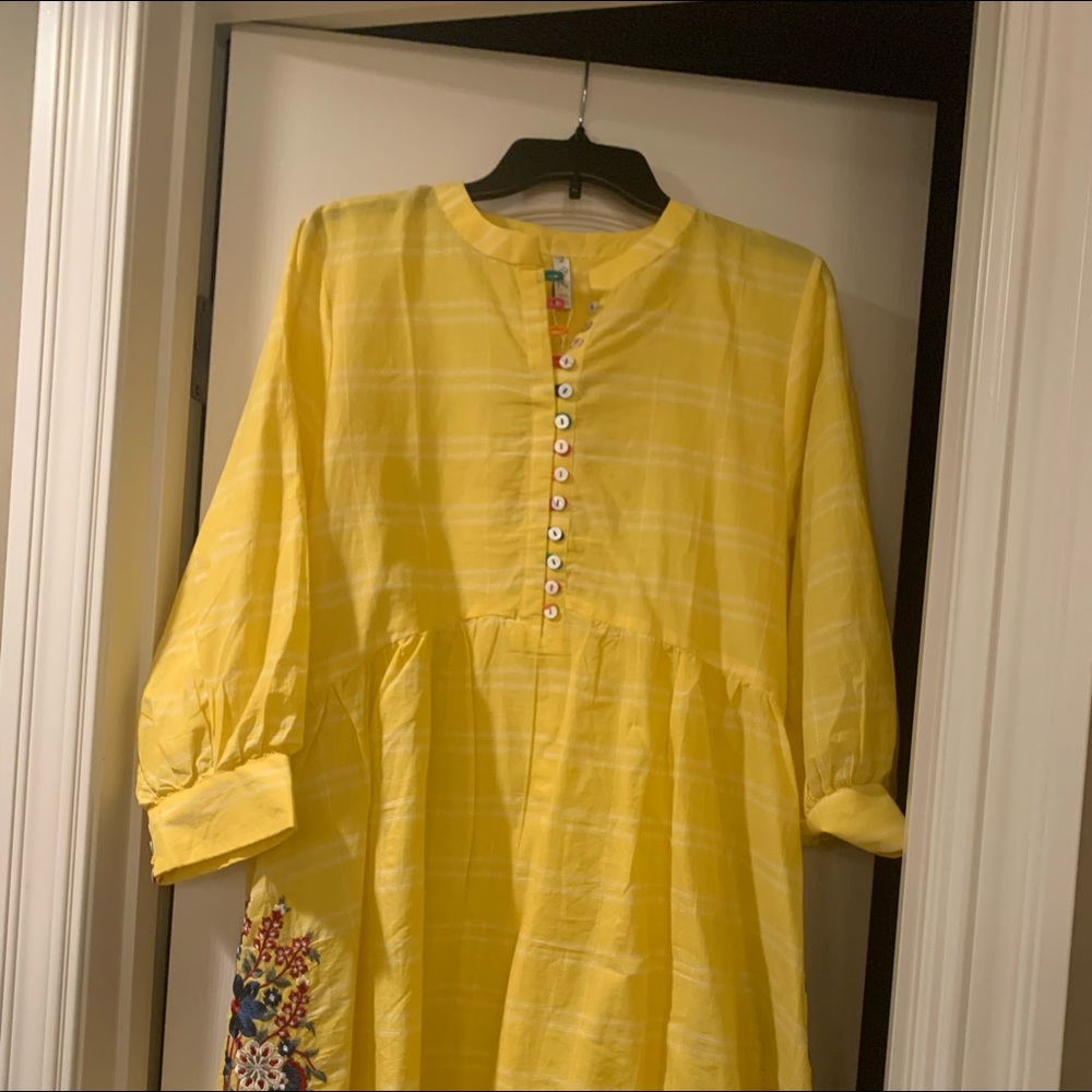Embroidered cotton short kurta..